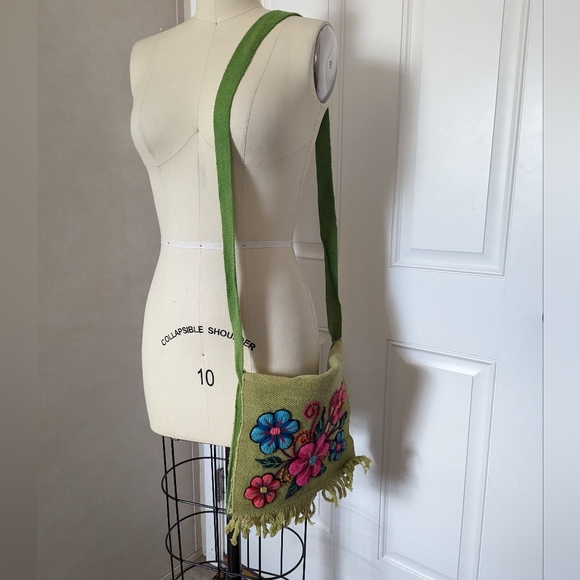 Embroidered Peruvian Bag - Picture 6 of 16